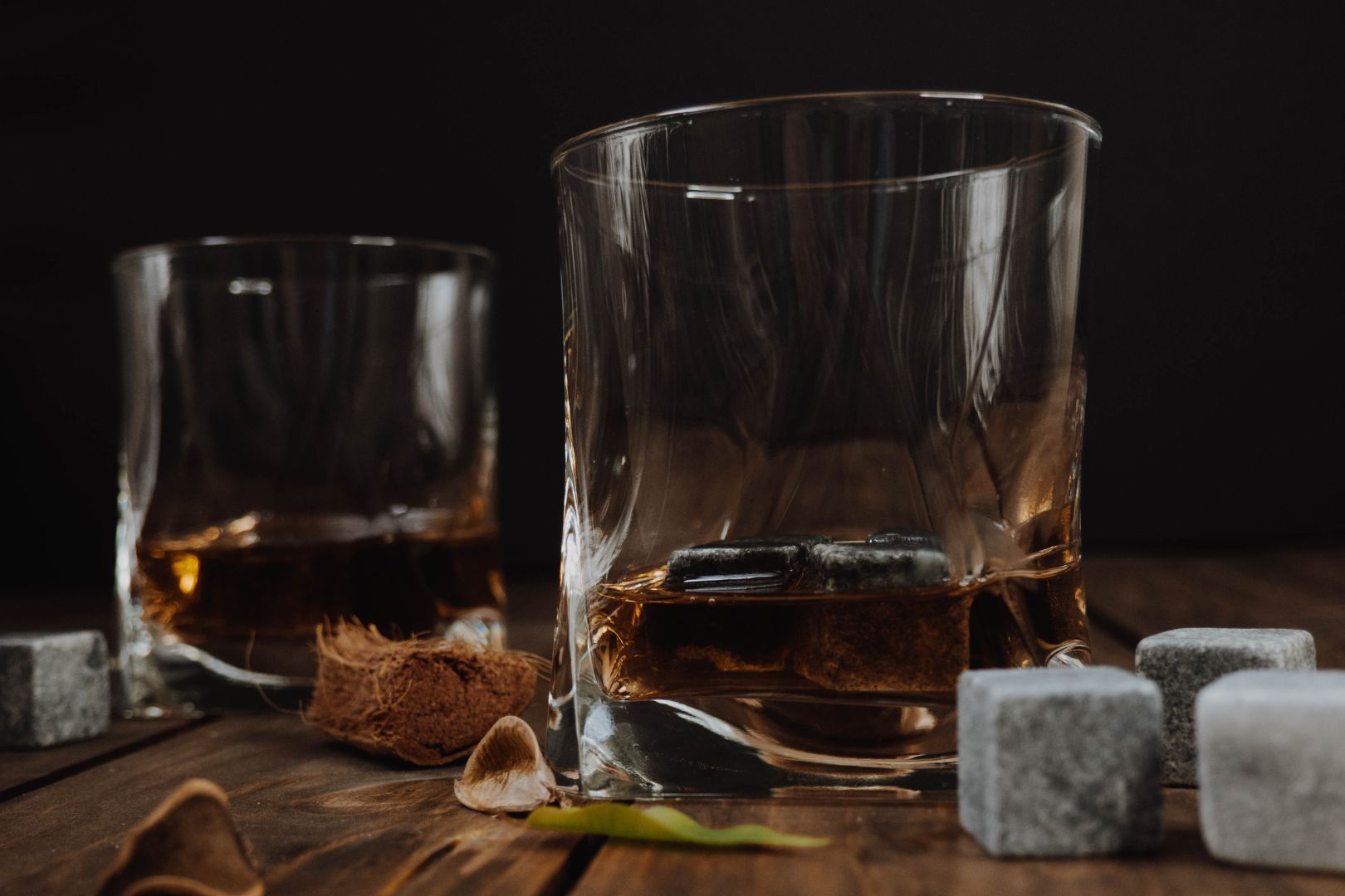 vinho e whisky na sua casa