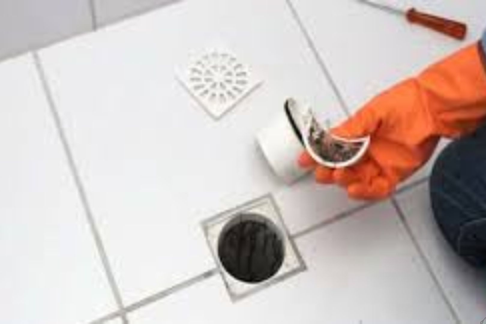 O que fazer com mau cheiro vindo do ralo